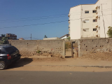 A vendre terrain de 600m² devant notaire à la cité biagui