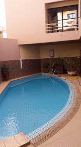 A louer superbe villa meublée 4chambres ; piscine à ngor almadie